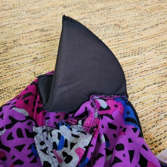 VINTAGE Abstract Pattern Wrap Top - Picture 7 of 10